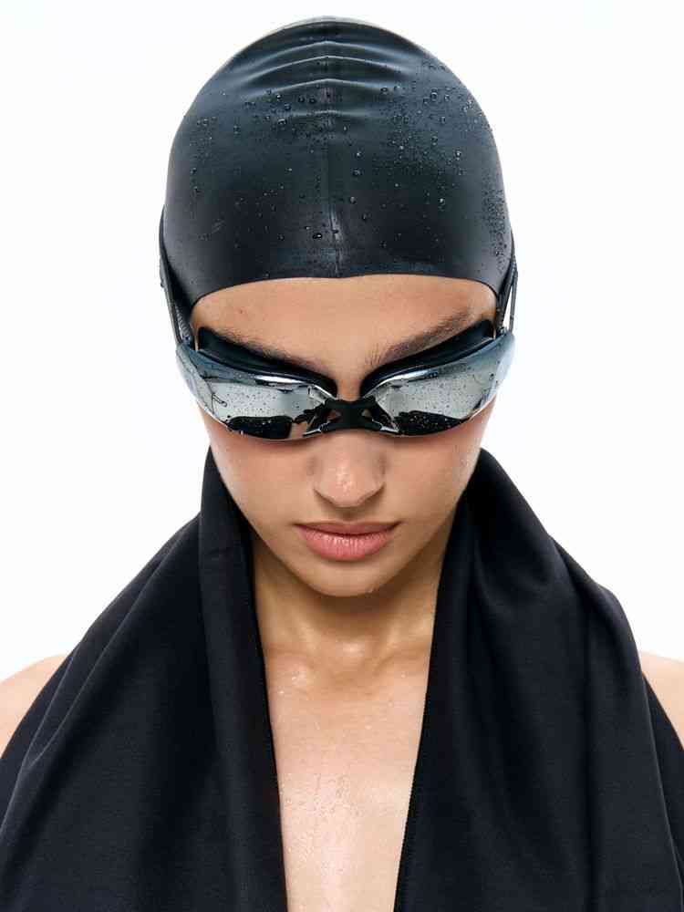 Шапочка для плавания Aquasana, черная Шапочка для плавания Aquasana, черная