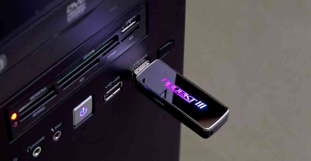 Флешка с подсветкой логотипа Highlight, черная, 8 Гб - 6