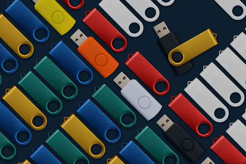 Флешка Twist Color, черная с красным, 8 Гб - 2