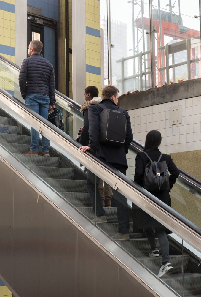 Рюкзак для ноутбука Swiss Peak с защитой от карманников - 13