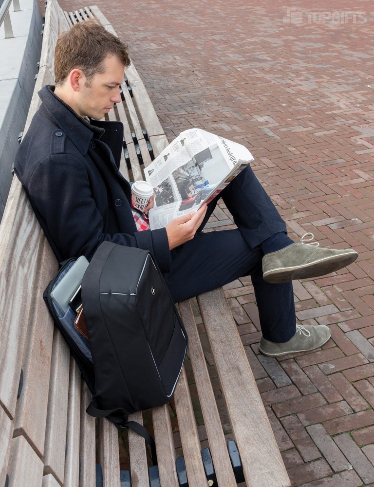 Рюкзак для ноутбука Swiss Peak с защитой от карманников - 14