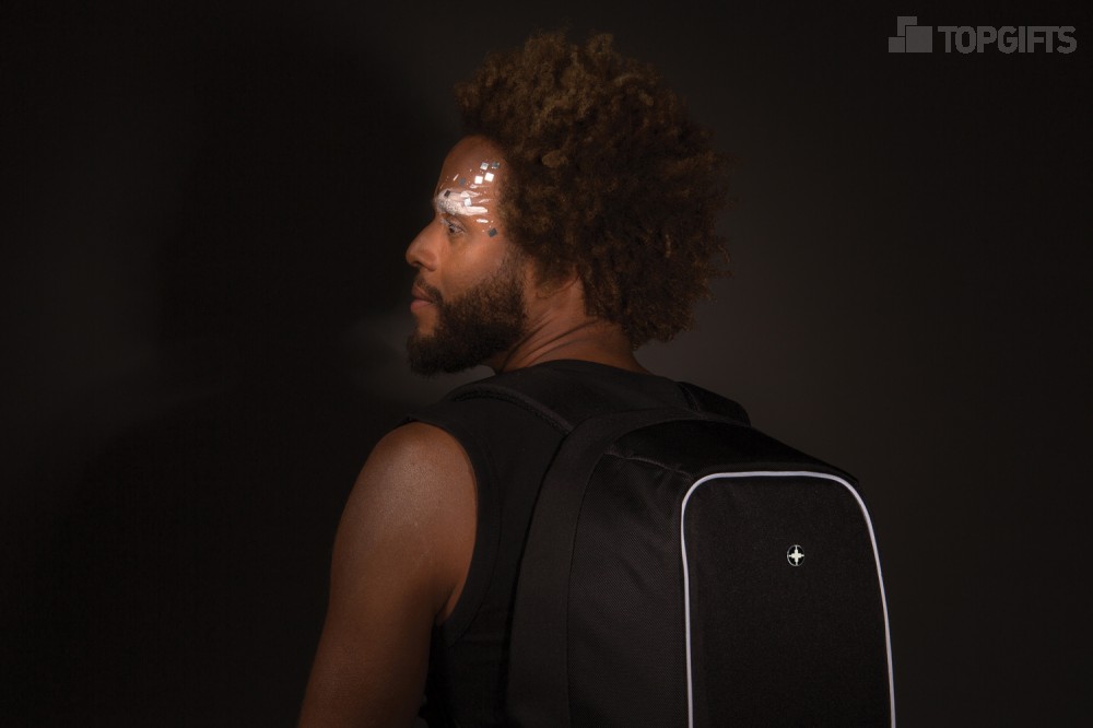 Рюкзак для ноутбука Swiss Peak с защитой от карманников - 16