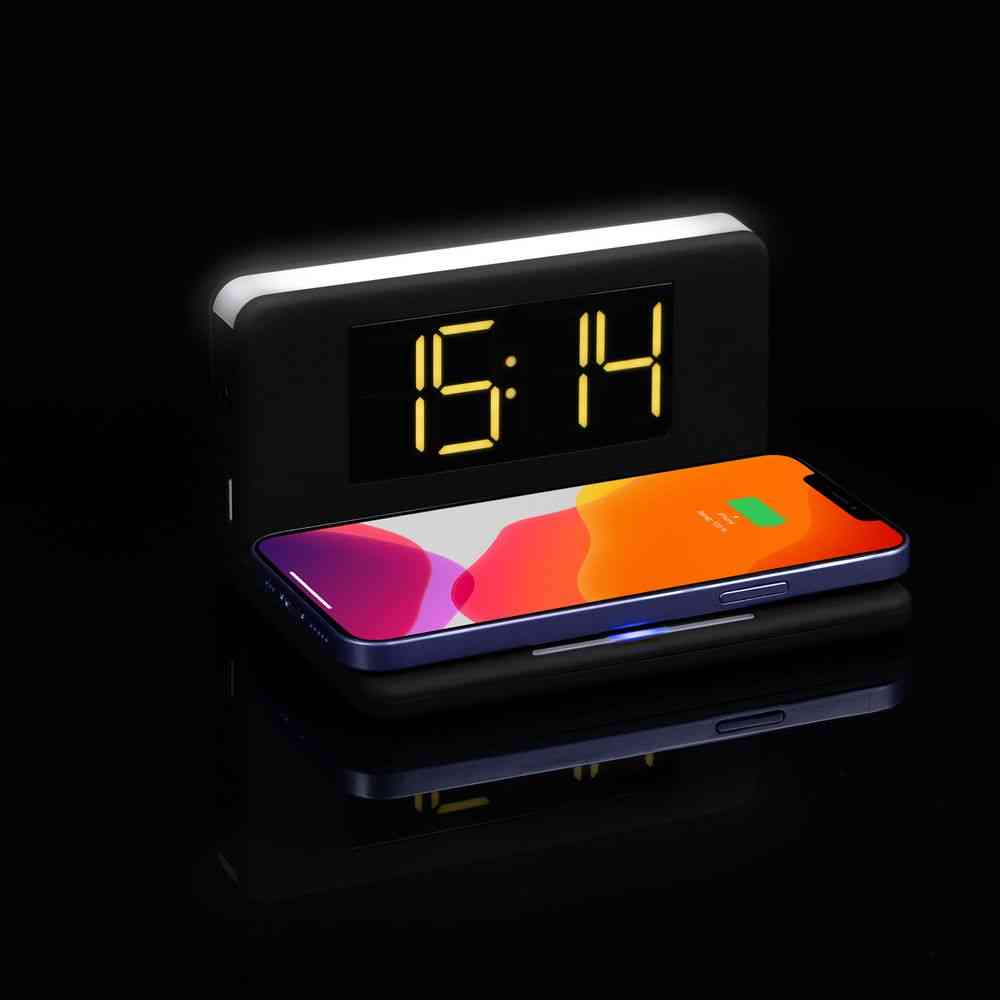 Часы настольные с беспроводным зарядным устройством Pitstop, черные - 6