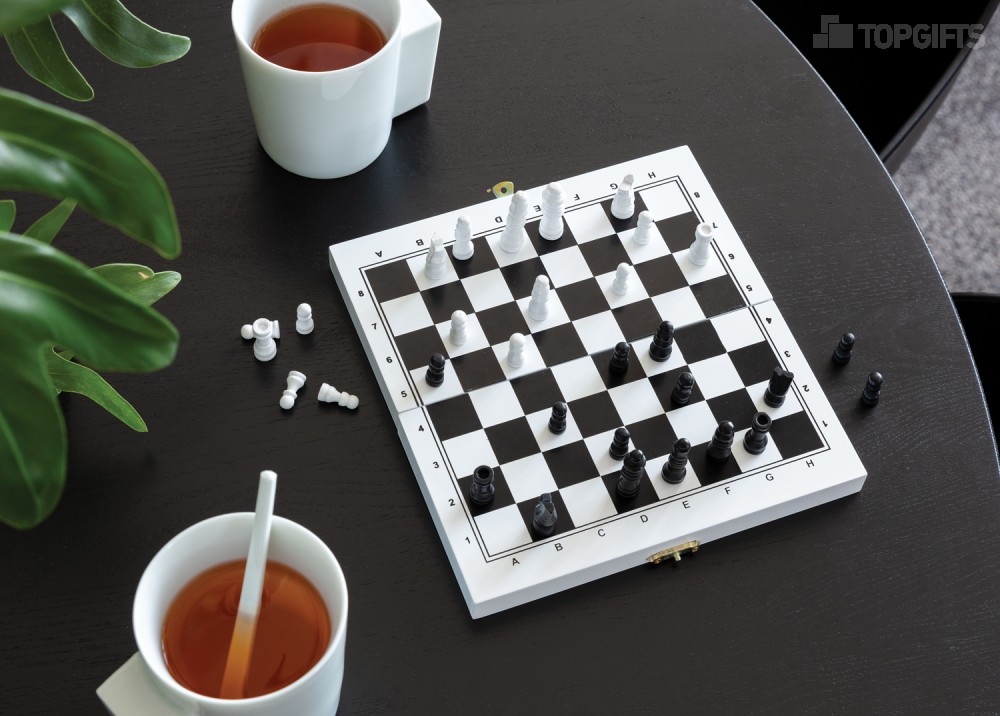 Набор настольных игр 3 в 1 в деревянной коробке - 8