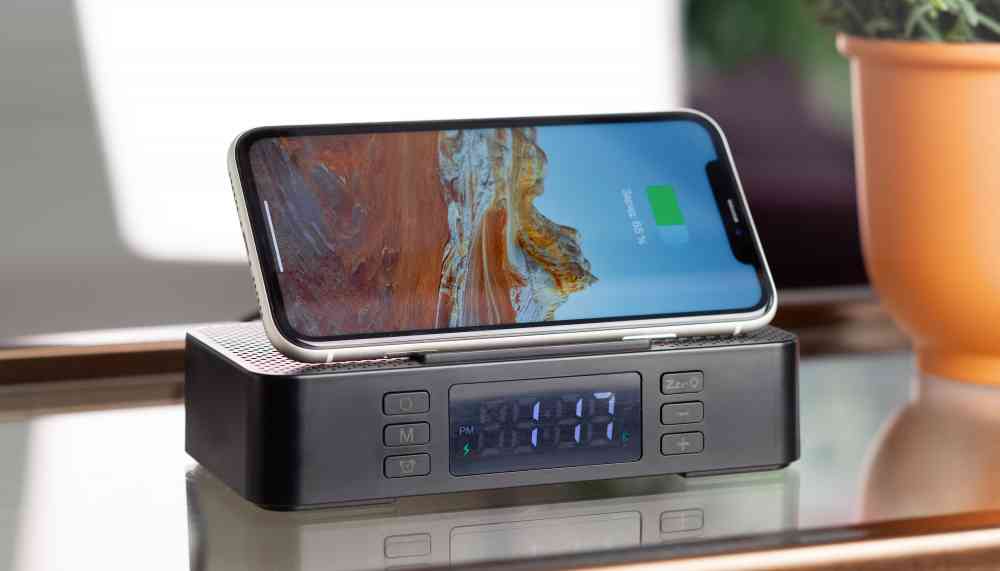 Настольные часы "Smart Box" с bluetooth колонкой (2х3Вт), беспроводным (15W) зарядным устройством и складной подставкой под смартфон - 3