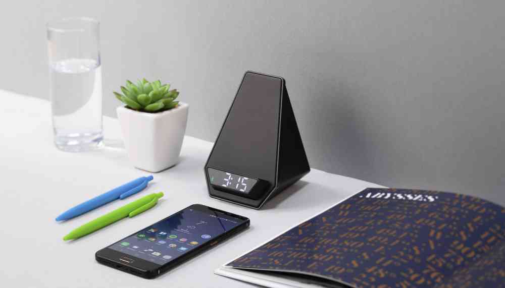 Настольная Bluetooth колонка (3Вт) "Smart Pyramid" с часами и беспроводным (15W) зарядным устройством, с подсветкой логотипа - 4