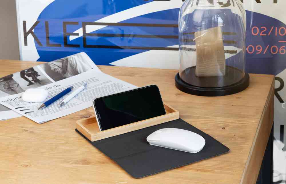 Коврик-трансформер с органайзером на магнитах с беспроводным (15W) ЗУ с подсветкой логотипа - 2