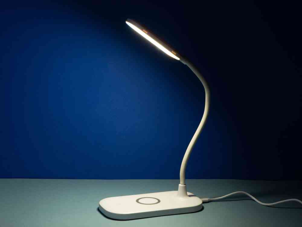 Настольный светильник с беспроводной зарядкой Nimble, 10 Вт - 9
