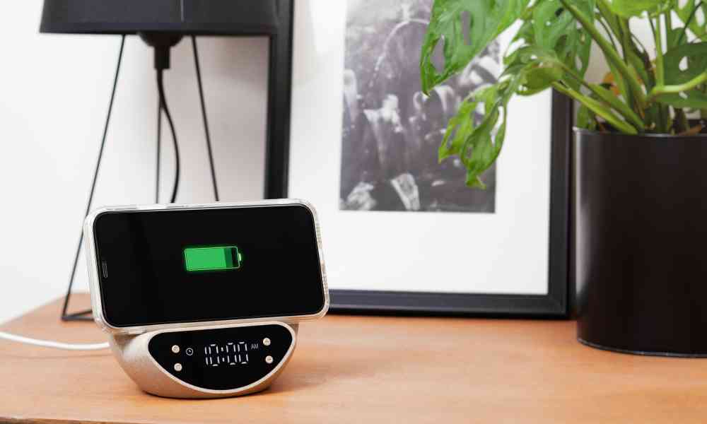 Настольные часы "Smiley" с беспроводным (10W) зарядным устройством и будильником, пшеница/бамбук/пластик - 2