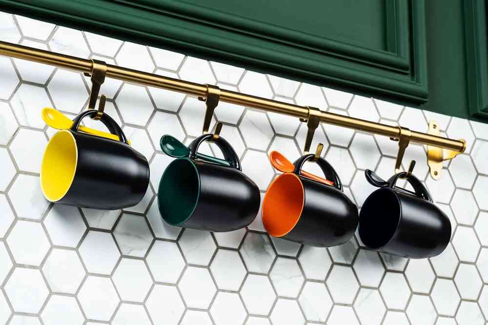 Кружка-хамелеон Melty с ложкой, черная с оранжевым - 6