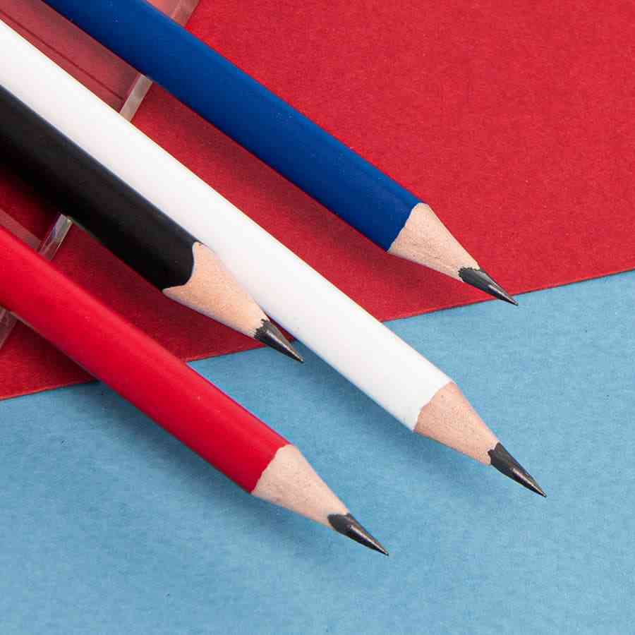 Карандаш чернографитный трехгранный TRINITY - 4