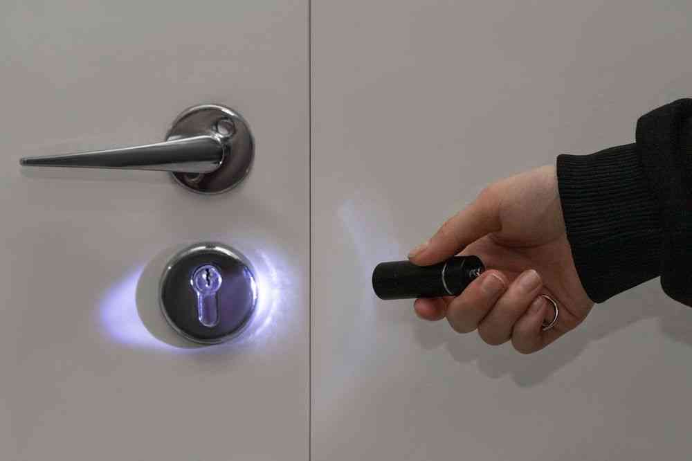 Брелок-фонарик Click Ray, ver.2, черный - 6