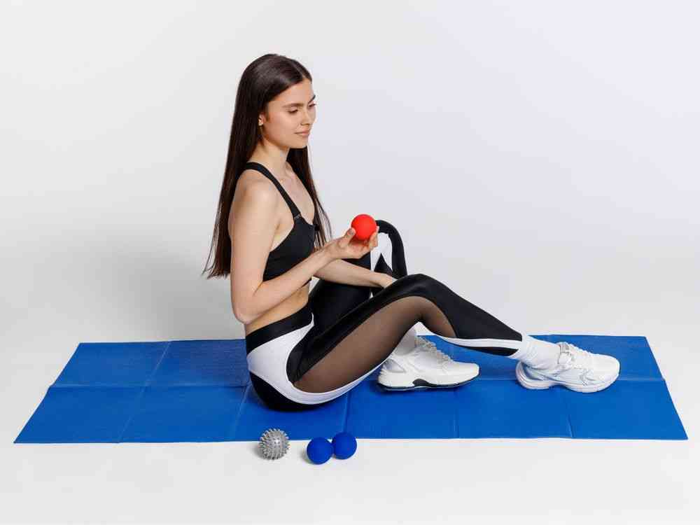 Массажный мяч для MФР Relaxify, красный - 3