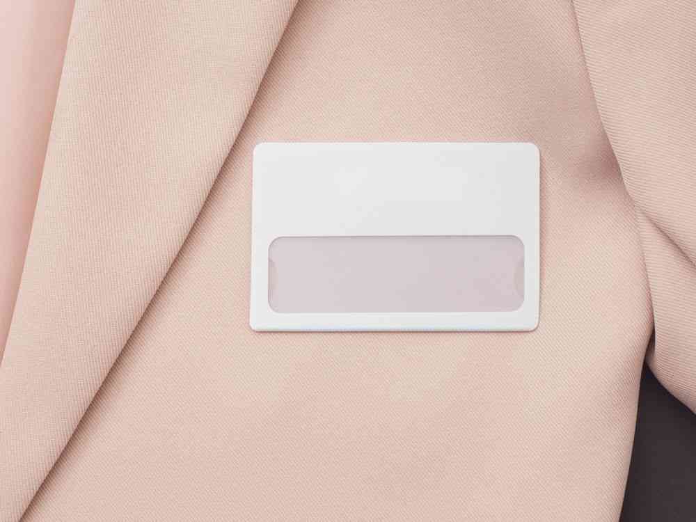 Магнитный пластиковый бейдж - 3